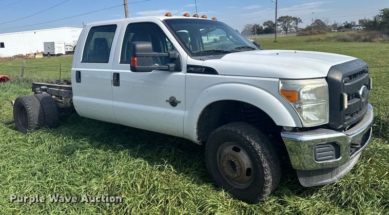 image for item EU6140 2012 Ford F350 Super Duty XL Crew Cab pickup truck cab and chassis