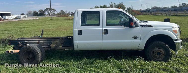 image for item EU6140 2012 Ford F350 Super Duty XL Crew Cab pickup truck cab and chassis