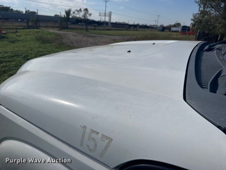 image for item EU6140 2012 Ford F350 Super Duty XL Crew Cab pickup truck cab and chassis