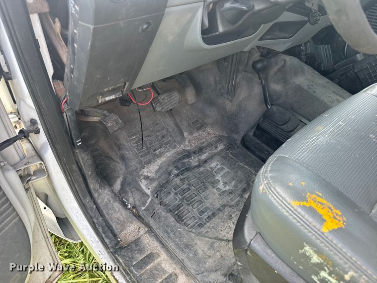 image for item EU6140 2012 Ford F350 Super Duty XL Crew Cab pickup truck cab and chassis