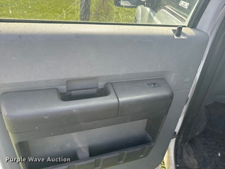 image for item EU6140 2012 Ford F350 Super Duty XL Crew Cab pickup truck cab and chassis