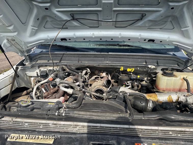 image for item EU6140 2012 Ford F350 Super Duty XL Crew Cab pickup truck cab and chassis