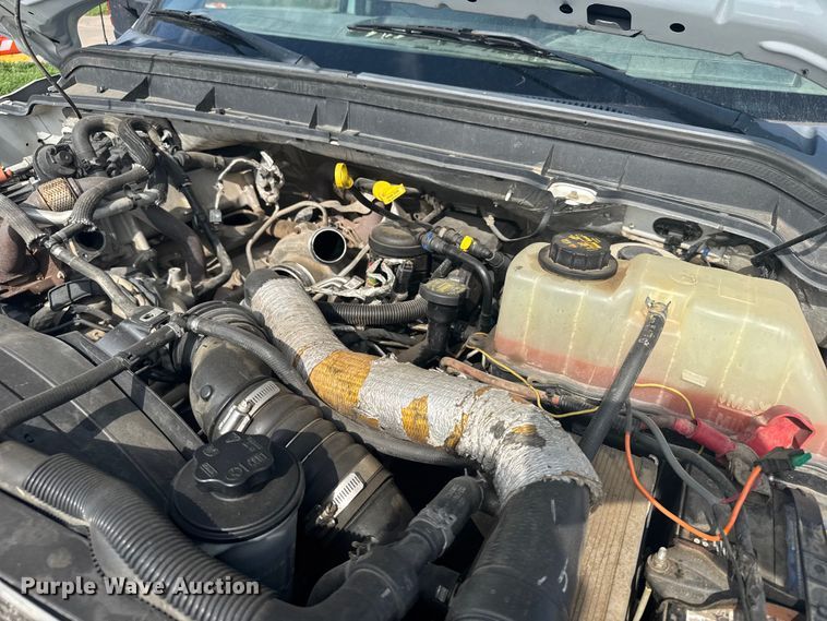 image for item EU6140 2012 Ford F350 Super Duty XL Crew Cab pickup truck cab and chassis