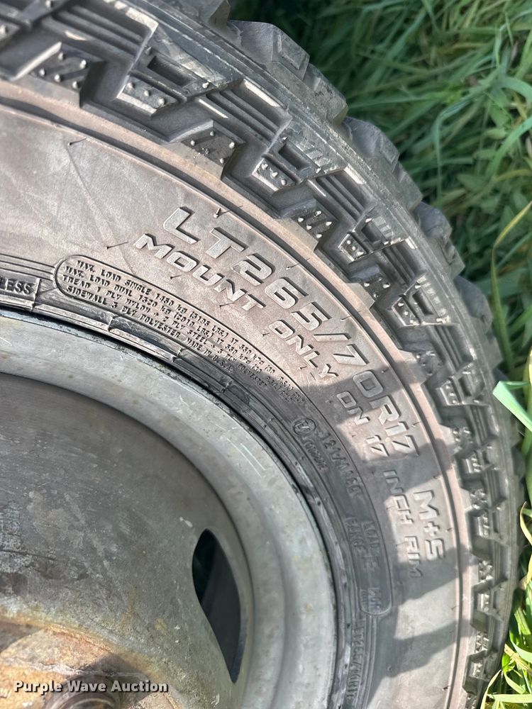 image for item EU6140 2012 Ford F350 Super Duty XL Crew Cab pickup truck cab and chassis