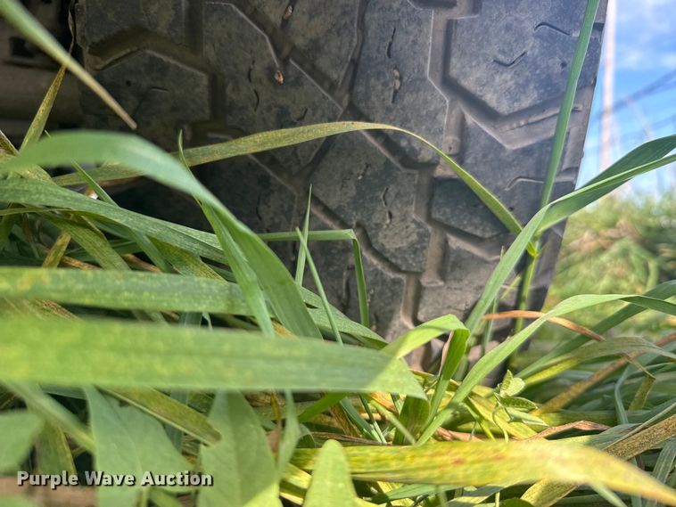 image for item EU6140 2012 Ford F350 Super Duty XL Crew Cab pickup truck cab and chassis