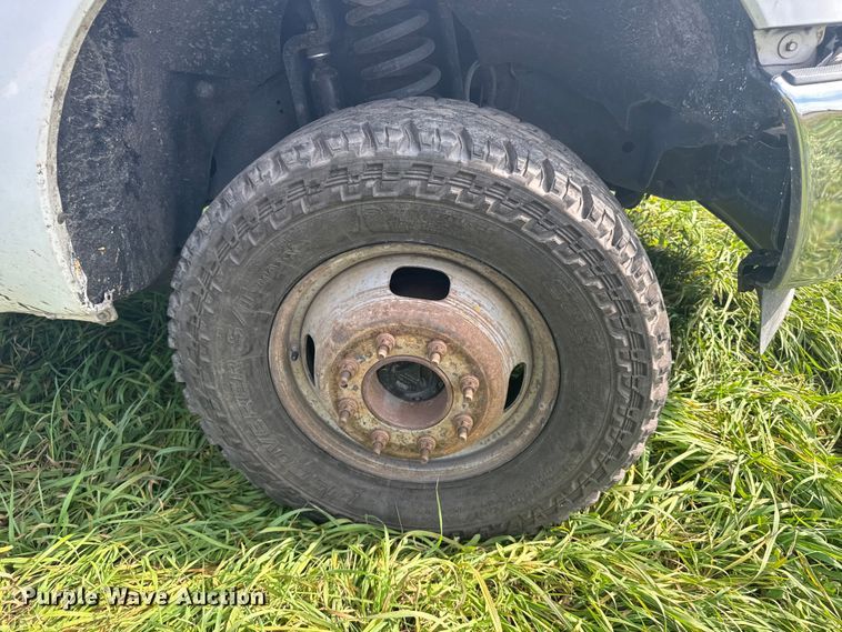 image for item EU6140 2012 Ford F350 Super Duty XL Crew Cab pickup truck cab and chassis