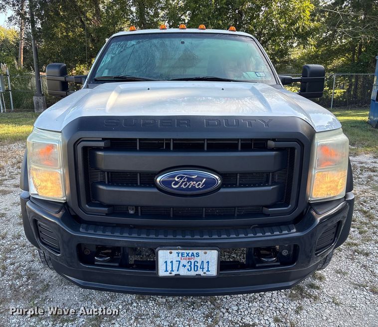 image for item EU7038 2014 Ford F550 Super Duty XL flatbed truck