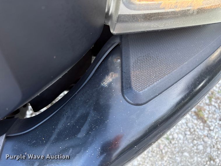 image for item EU7038 2014 Ford F550 Super Duty XL flatbed truck