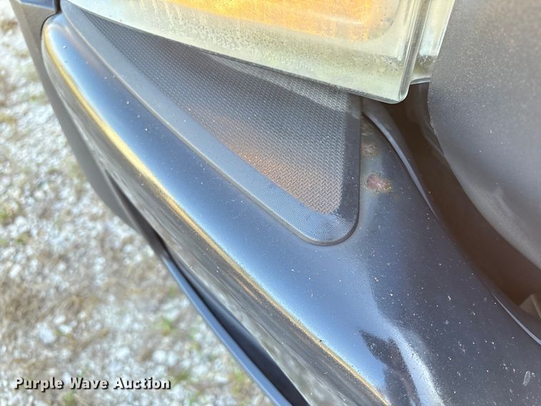 image for item EU7038 2014 Ford F550 Super Duty XL flatbed truck