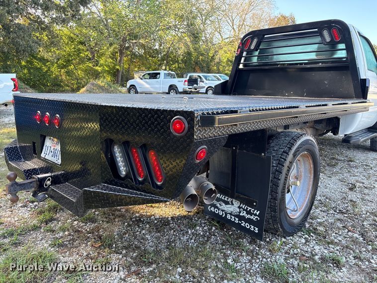 image for item EU7038 2014 Ford F550 Super Duty XL flatbed truck