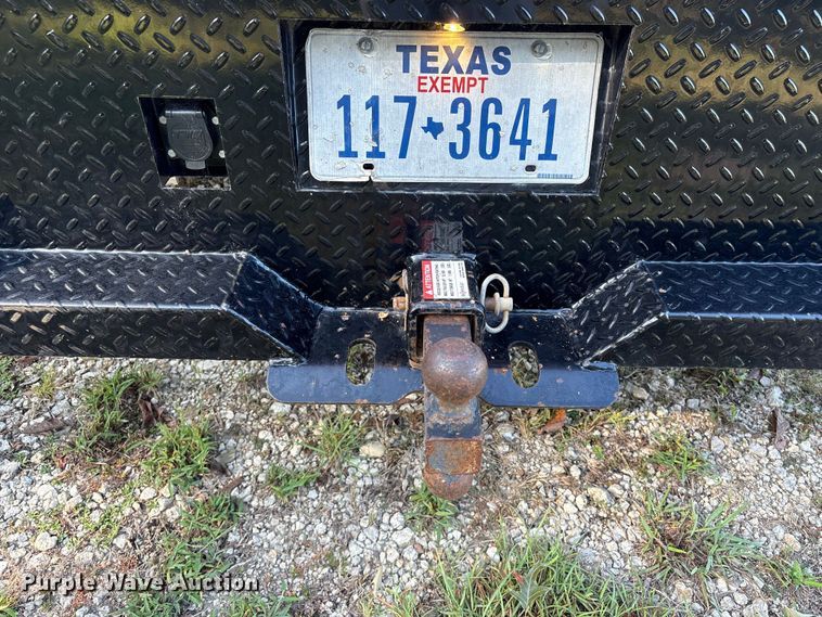 image for item EU7038 2014 Ford F550 Super Duty XL flatbed truck