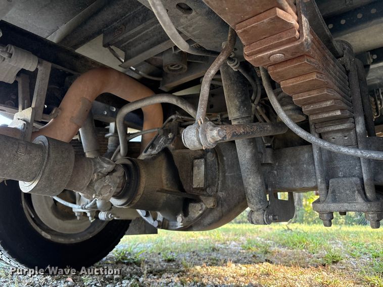 image for item EU7038 2014 Ford F550 Super Duty XL flatbed truck