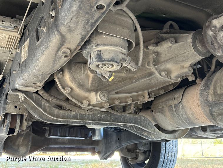 image for item EU7038 2014 Ford F550 Super Duty XL flatbed truck