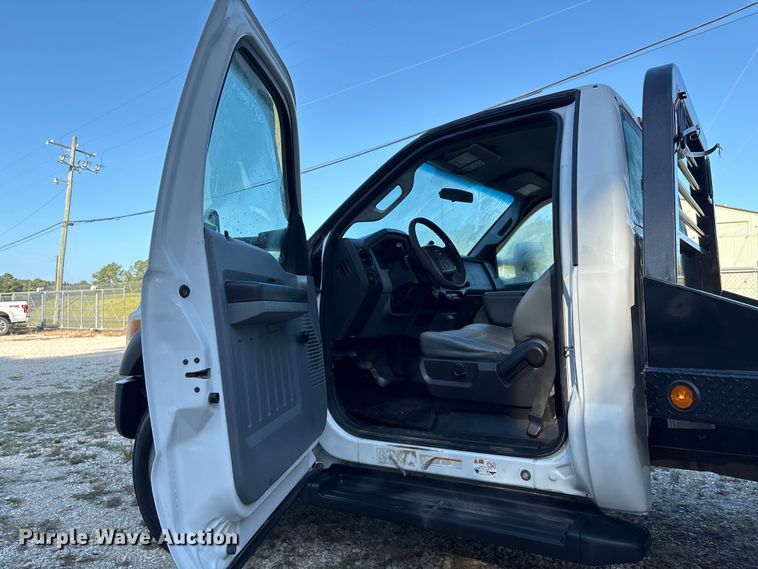 image for item EU7038 2014 Ford F550 Super Duty XL flatbed truck