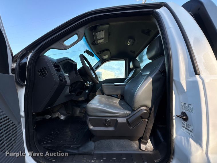 image for item EU7038 2014 Ford F550 Super Duty XL flatbed truck