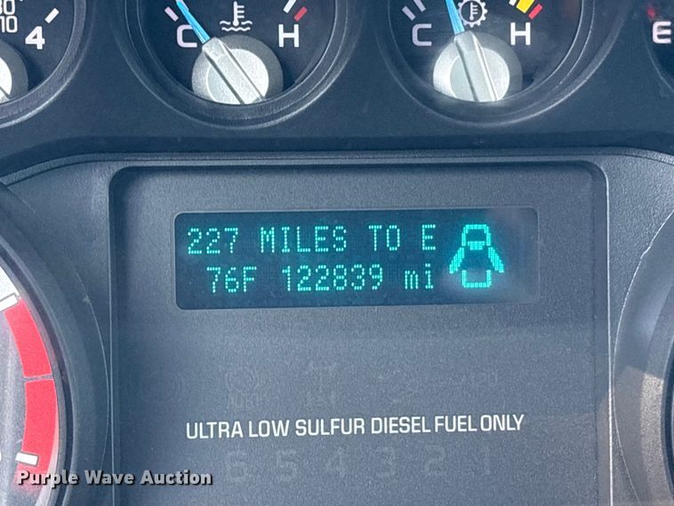 image for item EU7038 2014 Ford F550 Super Duty XL flatbed truck