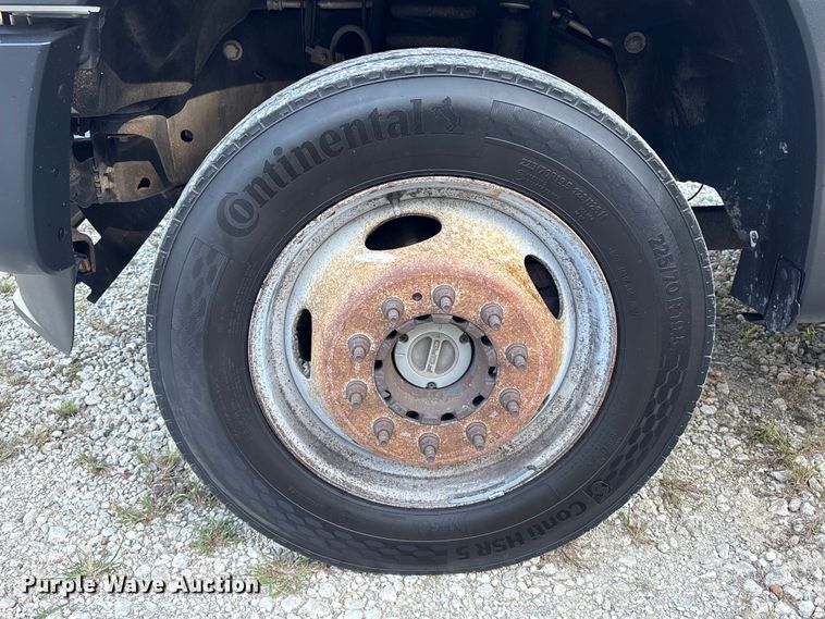 image for item EU7038 2014 Ford F550 Super Duty XL flatbed truck