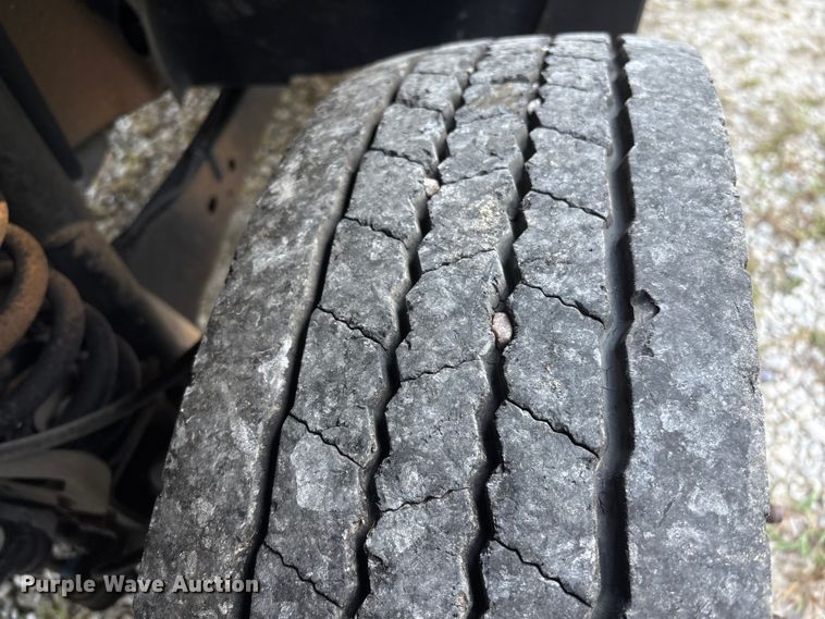 image for item EU7038 2014 Ford F550 Super Duty XL flatbed truck