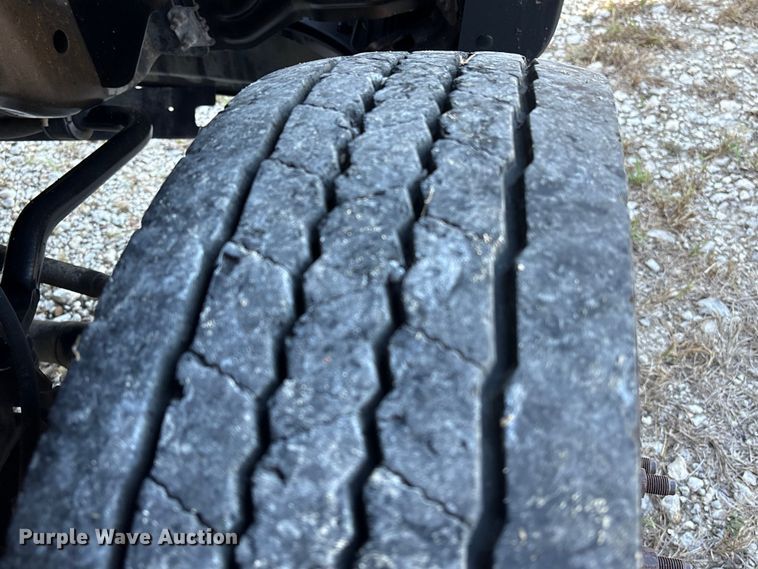 image for item EU7038 2014 Ford F550 Super Duty XL flatbed truck