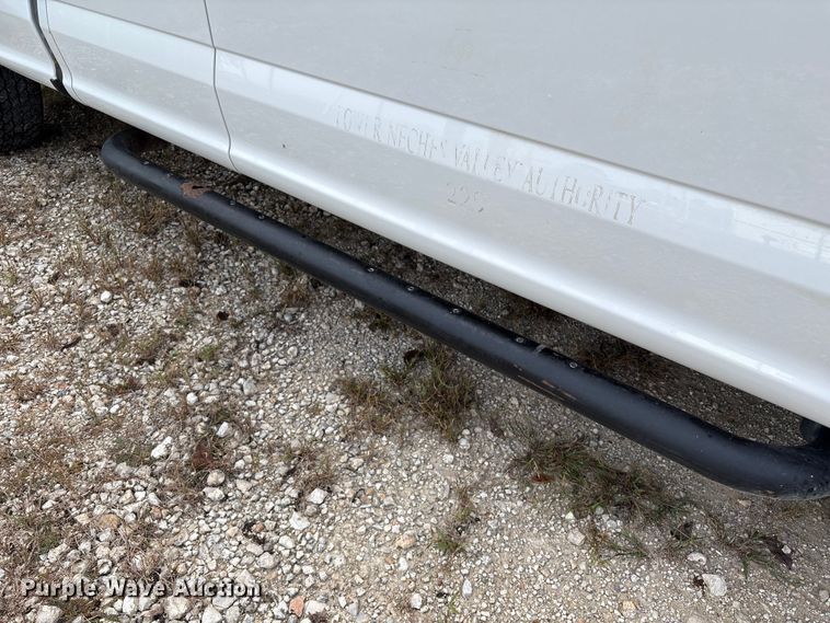 image for item EU7039 2015 Ford F150 XL SuperCab pickup truck