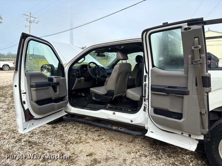 image for item EU7039 2015 Ford F150 XL SuperCab pickup truck