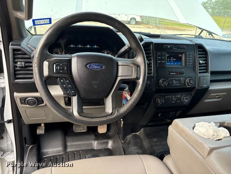 image for item EU7039 2015 Ford F150 XL SuperCab pickup truck