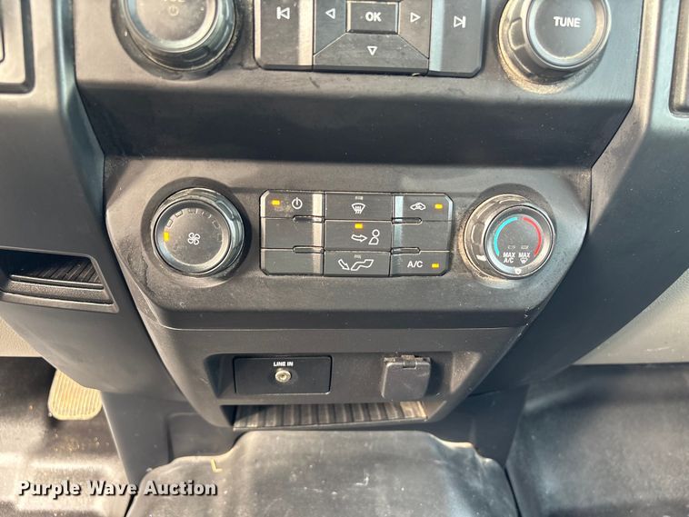 image for item EU7039 2015 Ford F150 XL SuperCab pickup truck