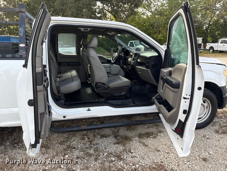 image for item EU7039 2015 Ford F150 XL SuperCab pickup truck