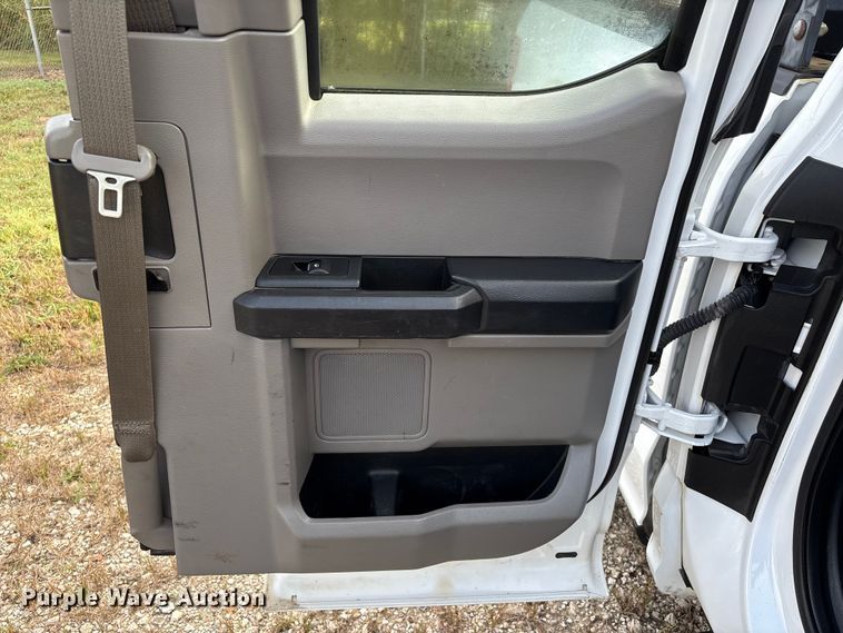 image for item EU7039 2015 Ford F150 XL SuperCab pickup truck