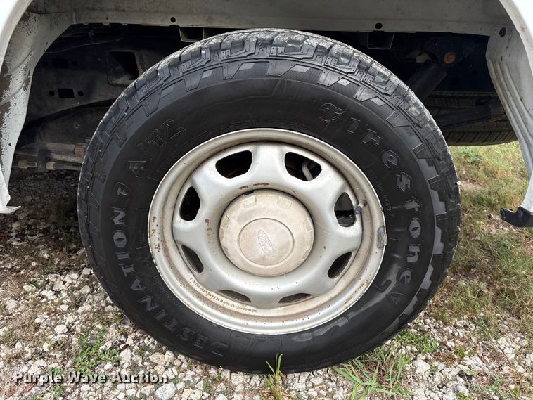 image for item EU7039 2015 Ford F150 XL SuperCab pickup truck