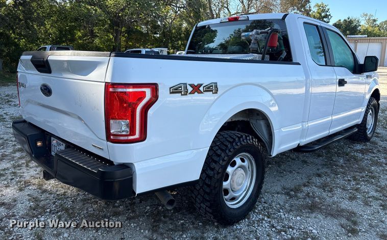 image for item EU7040 2015 Ford F150 XL SuperCab pickup truck