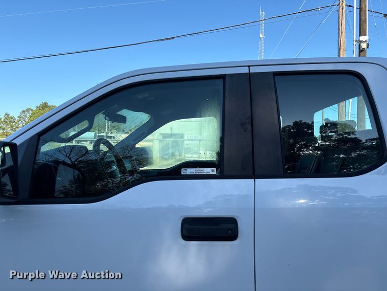 image for item EU7040 2015 Ford F150 XL SuperCab pickup truck