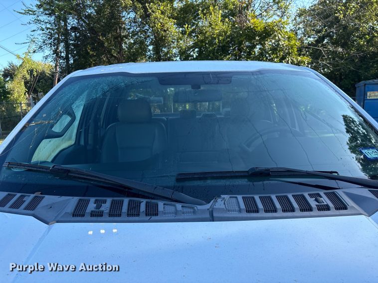 image for item EU7040 2015 Ford F150 XL SuperCab pickup truck