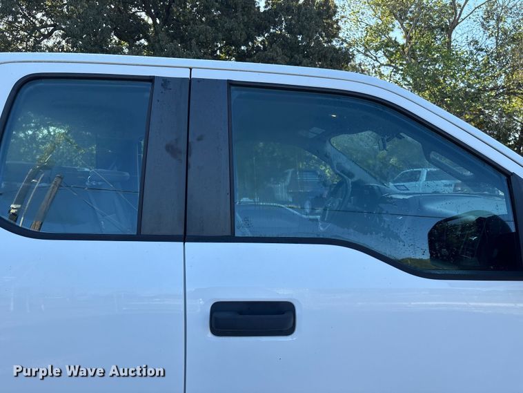 image for item EU7040 2015 Ford F150 XL SuperCab pickup truck