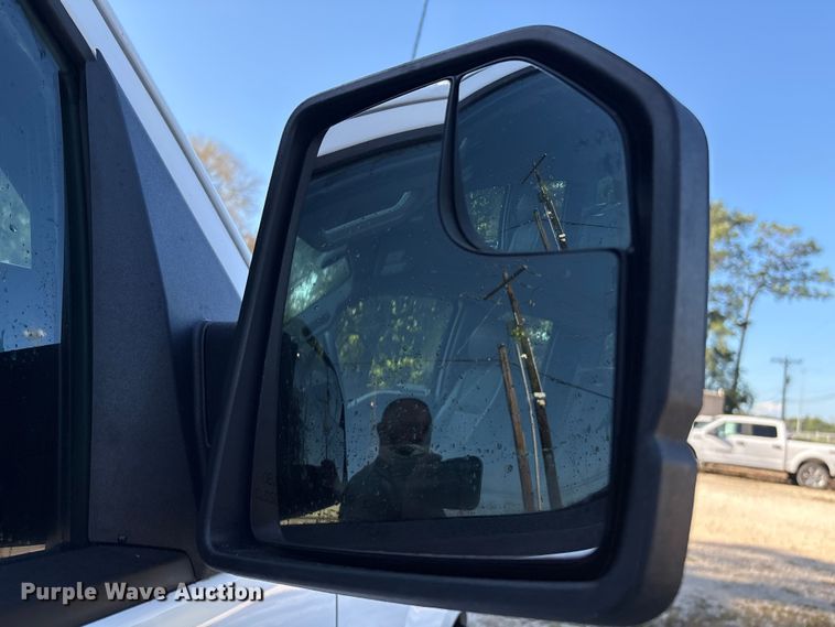 image for item EU7040 2015 Ford F150 XL SuperCab pickup truck