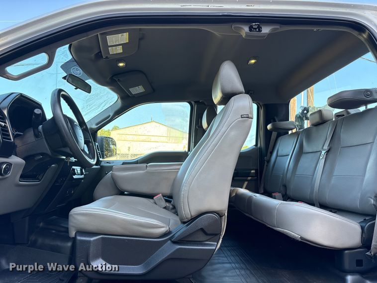 image for item EU7040 2015 Ford F150 XL SuperCab pickup truck