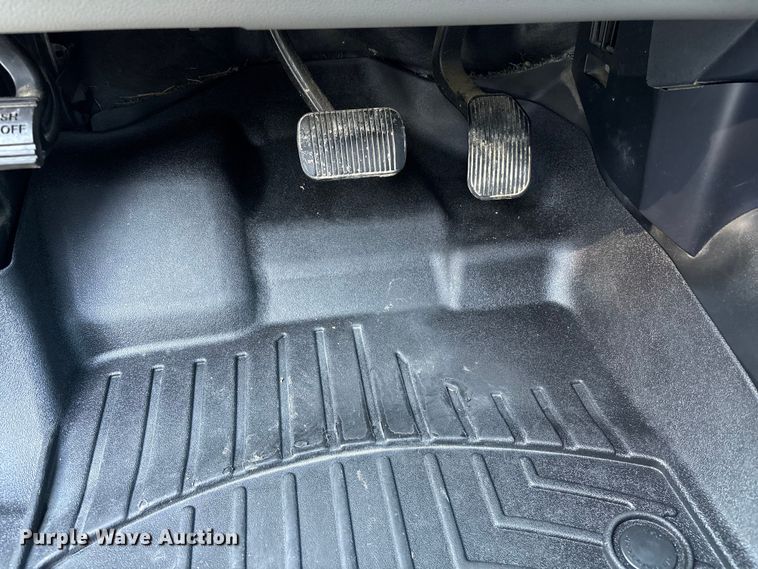 image for item EU7040 2015 Ford F150 XL SuperCab pickup truck