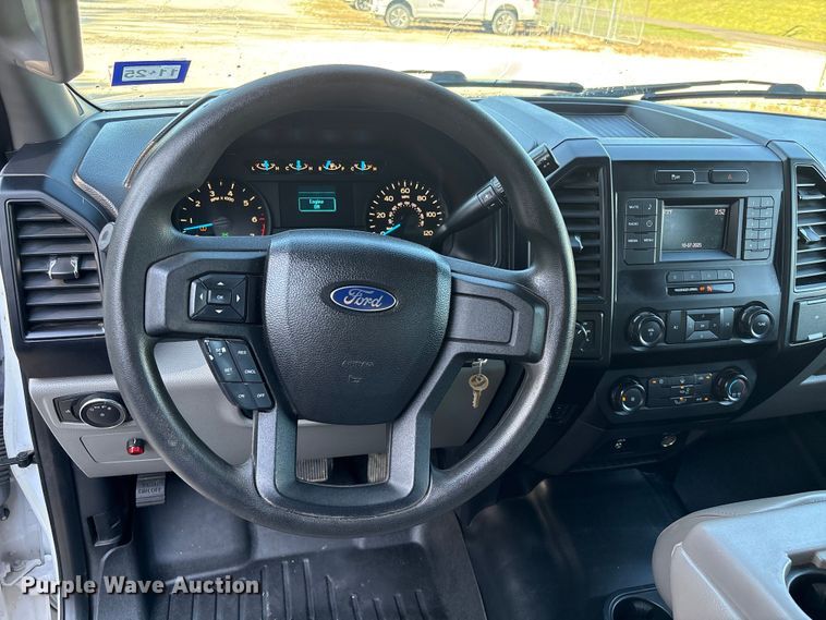 image for item EU7040 2015 Ford F150 XL SuperCab pickup truck