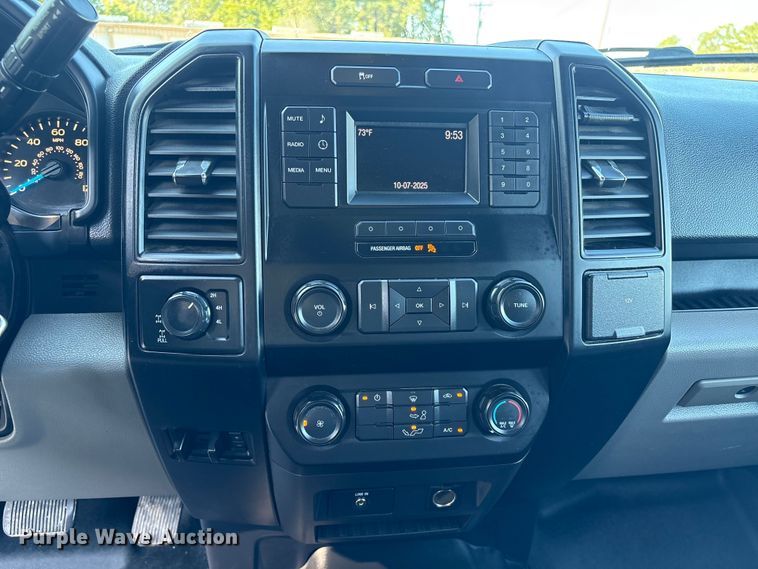 image for item EU7040 2015 Ford F150 XL SuperCab pickup truck