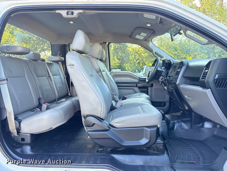 image for item EU7040 2015 Ford F150 XL SuperCab pickup truck