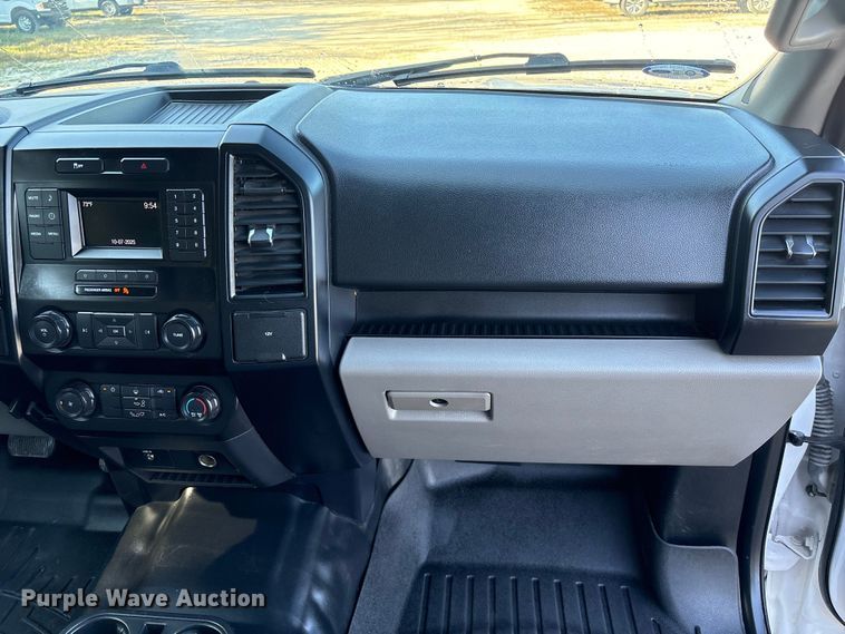 image for item EU7040 2015 Ford F150 XL SuperCab pickup truck