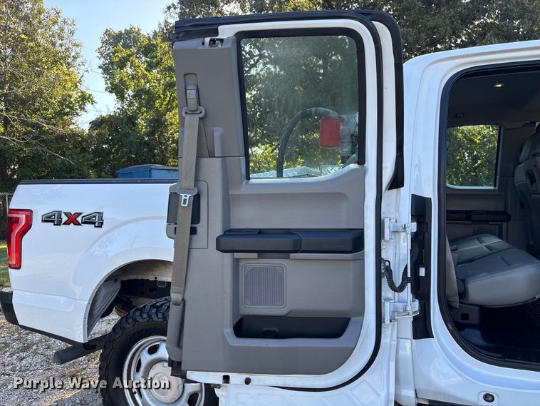 image for item EU7040 2015 Ford F150 XL SuperCab pickup truck