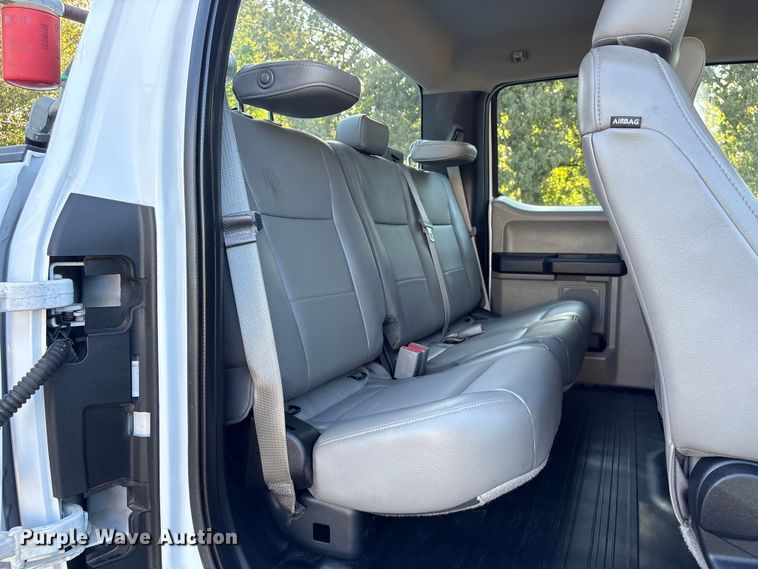 image for item EU7040 2015 Ford F150 XL SuperCab pickup truck