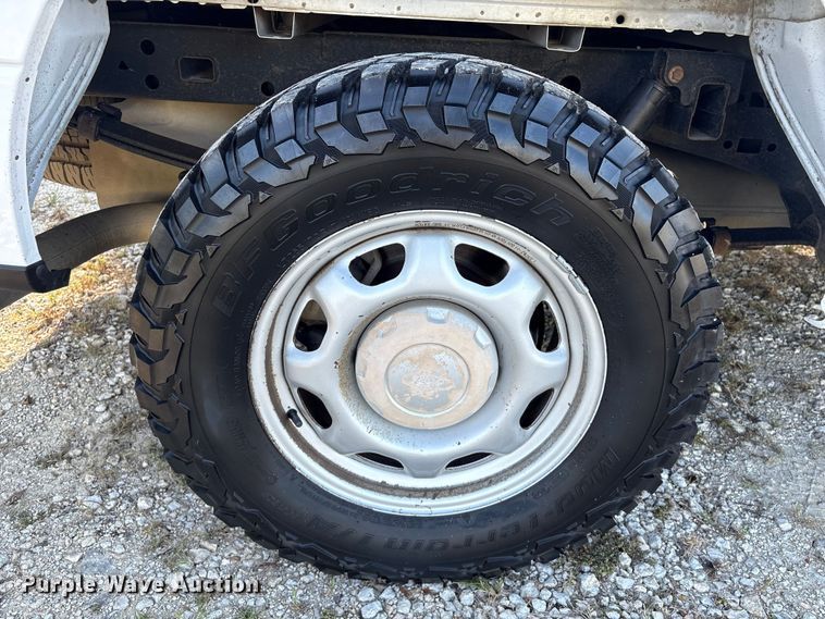 image for item EU7040 2015 Ford F150 XL SuperCab pickup truck