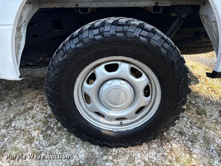 image for item EU7040 2015 Ford F150 XL SuperCab pickup truck