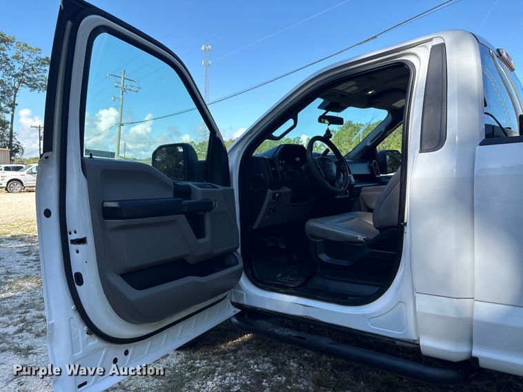 image for item EU7042 2019 Ford F150 XL pickup truck