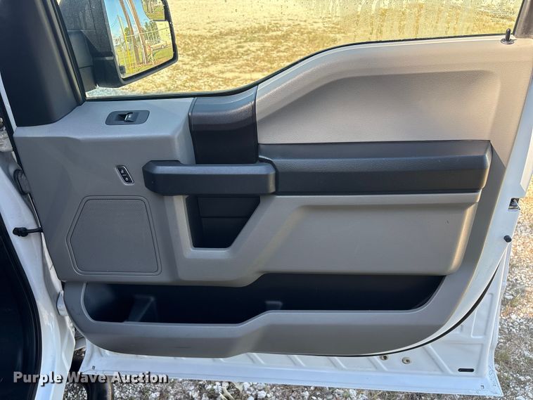 image for item EU7042 2019 Ford F150 XL pickup truck