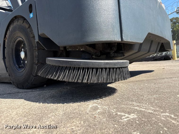 image for item EU7052 Advance SW8000 sweeper