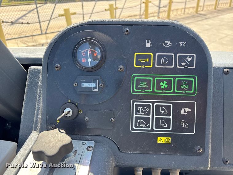 image for item EU7052 Advance SW8000 sweeper