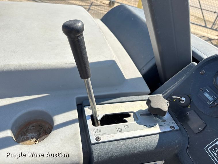 image for item EU7052 Advance SW8000 sweeper